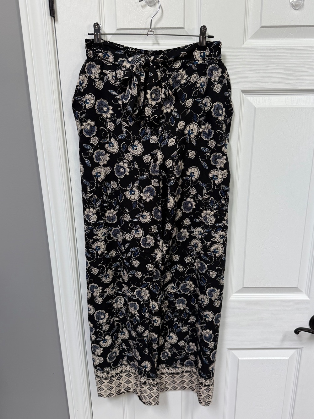 Francesca's Collections Black Floral Wide Leg Pants with Cream and Blue Accents